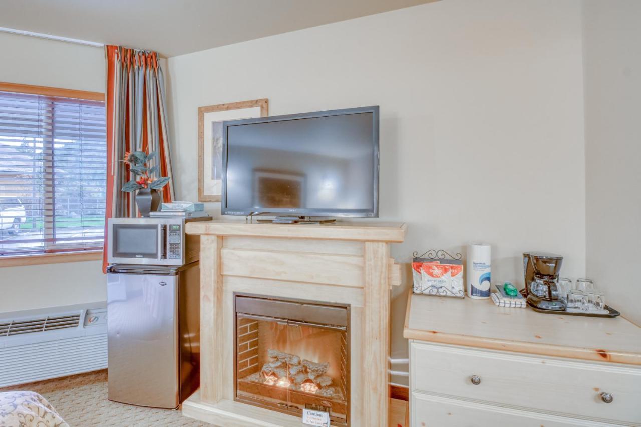 Icicle Village 401 & 402: Ponderosa Hideaway Leavenworth