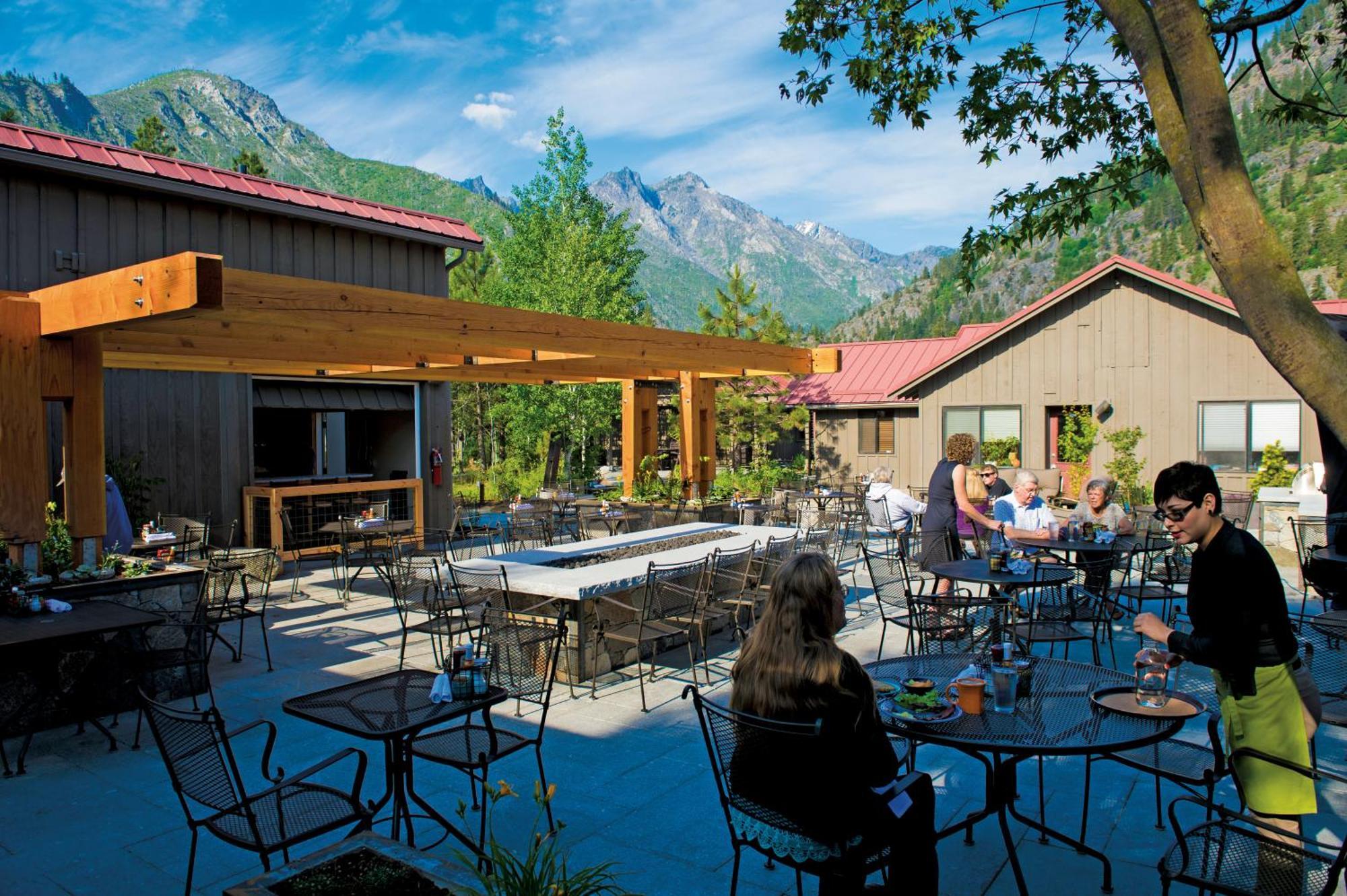 Resort Sleeping Lady Mountain 3*