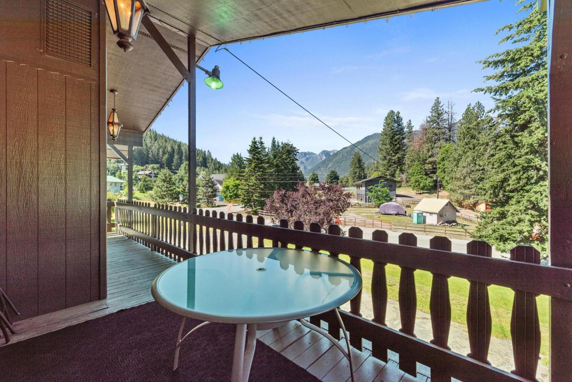 Retreat * Leavenworth
