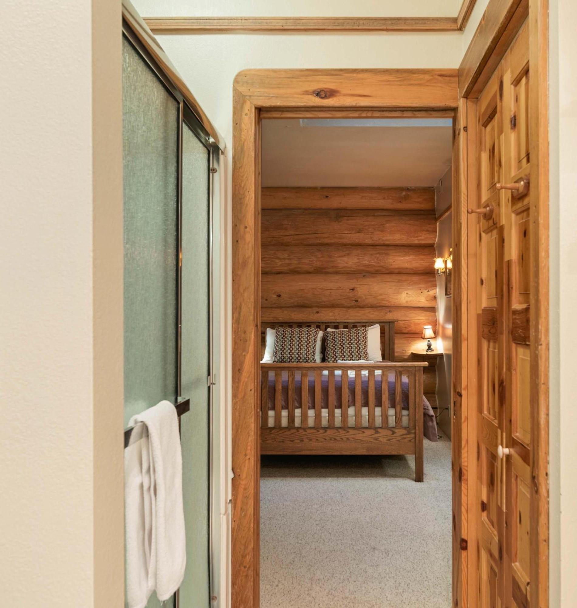 Bear Ridge Cabin Holiday home *