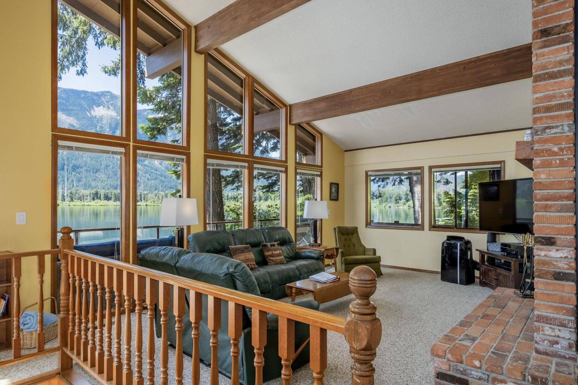 Holiday home About The By Nw Comfy *