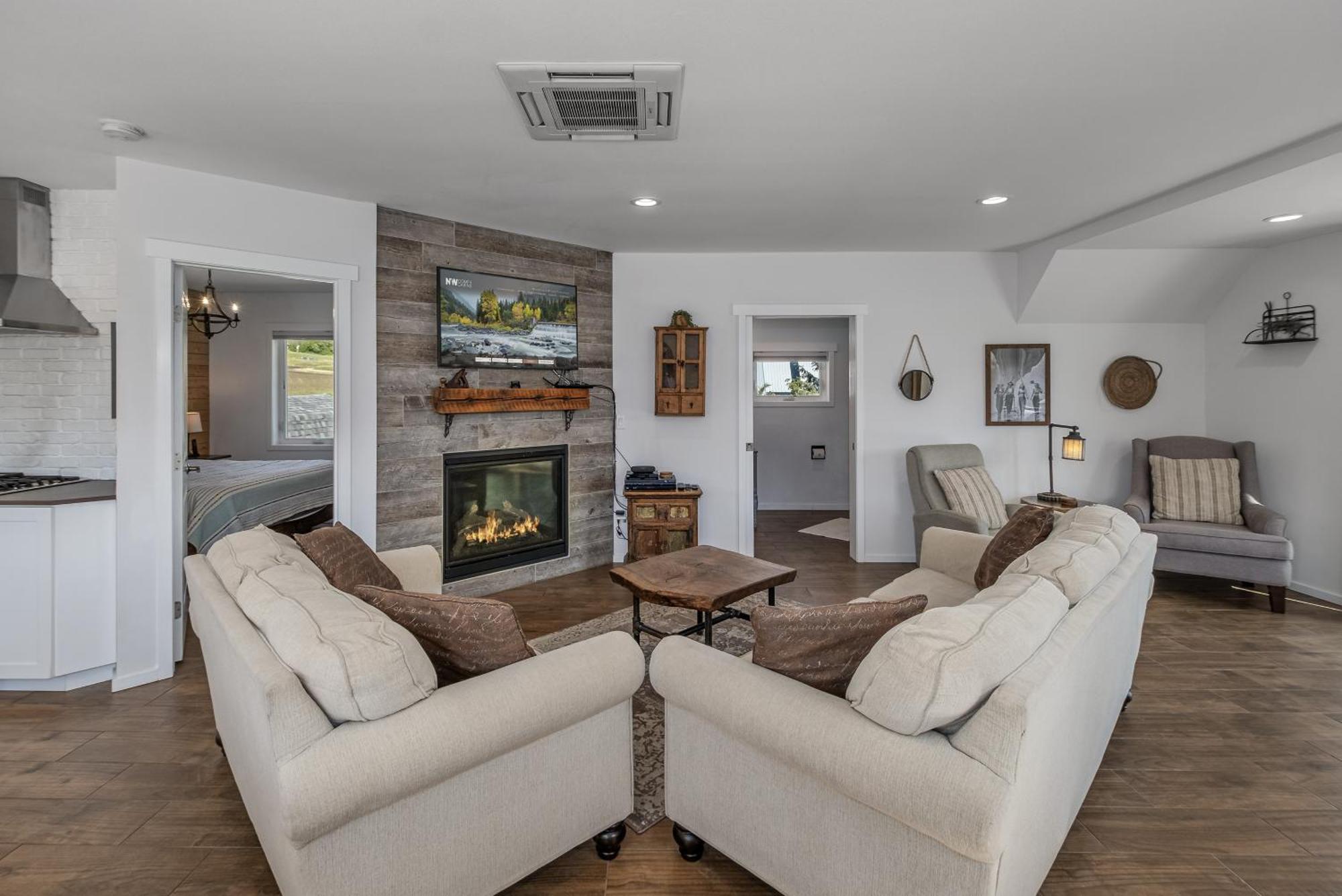 Berg Haus By Nw Comfy
