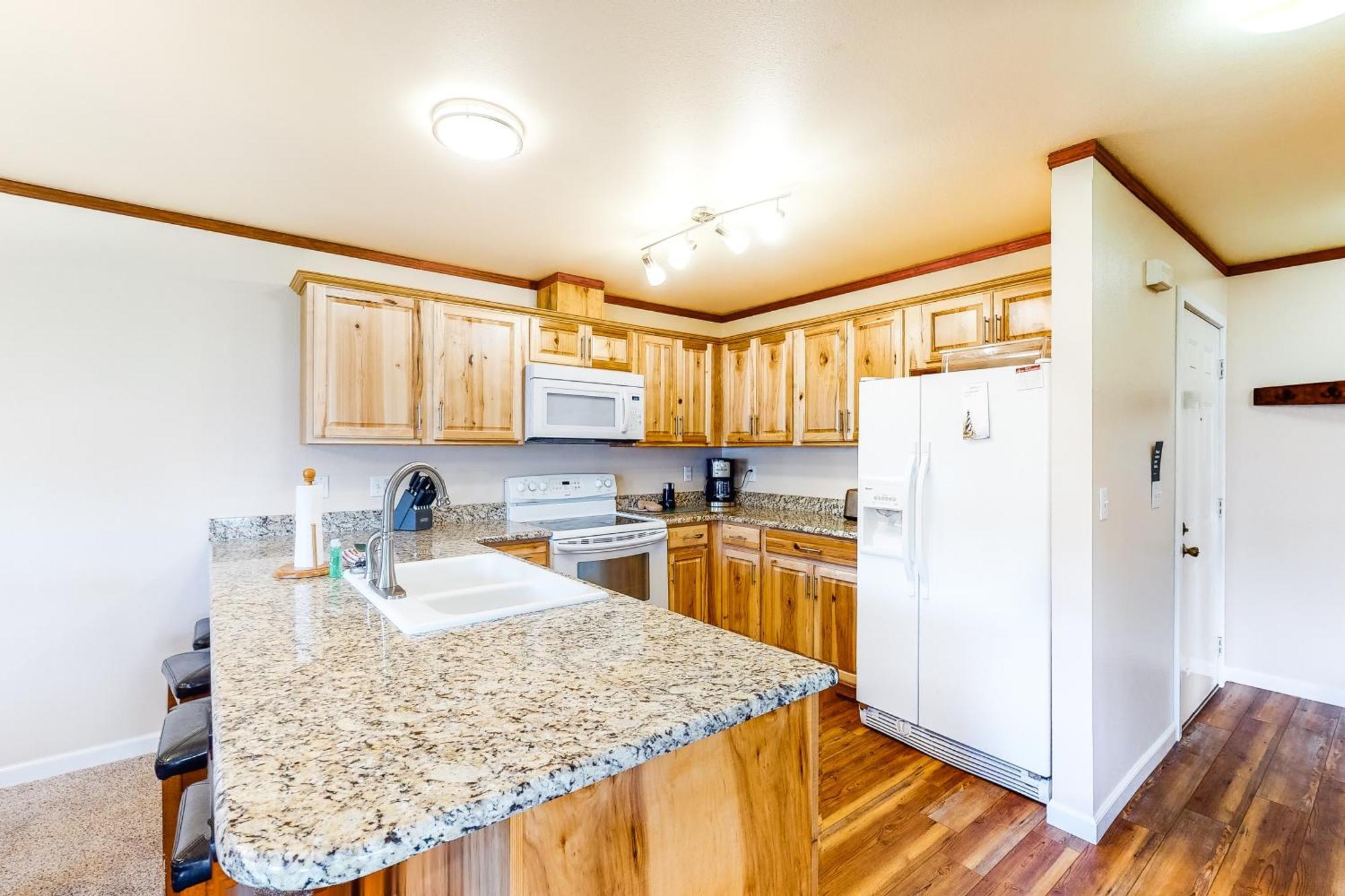 Apartment 3 Bed 2 Bath In *