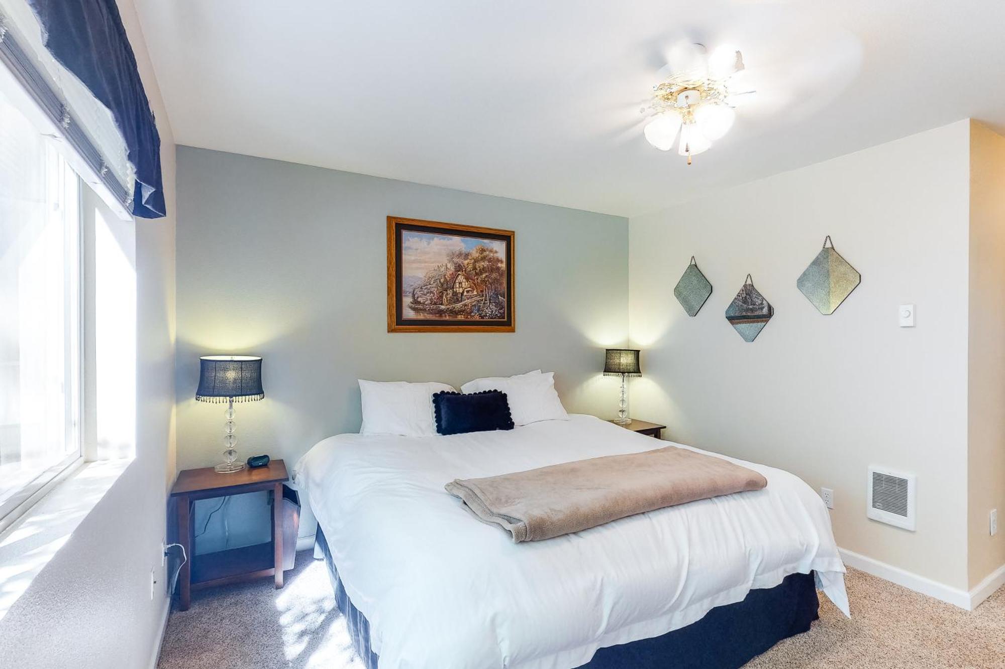 Apartment 3 Bed 2 Bath In *
