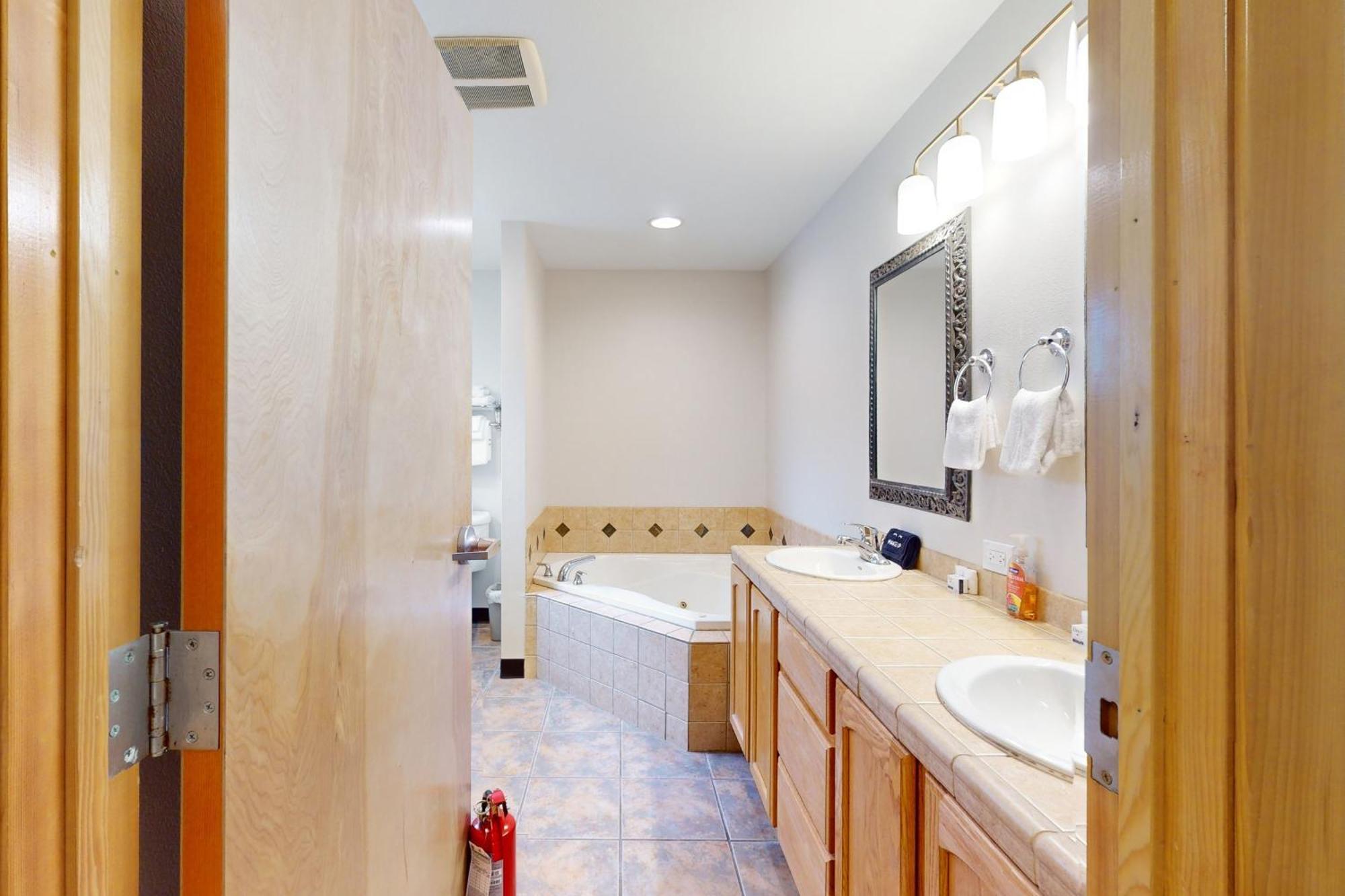 Aspen 505 & 506: Downtown Duo