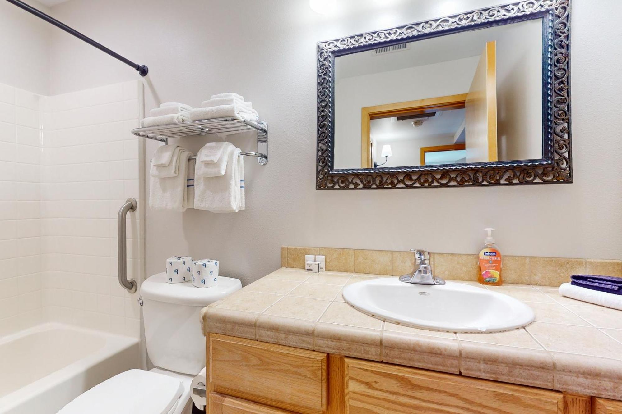 Aspen 505 & 506: Downtown Duo Apartment Leavenworth
