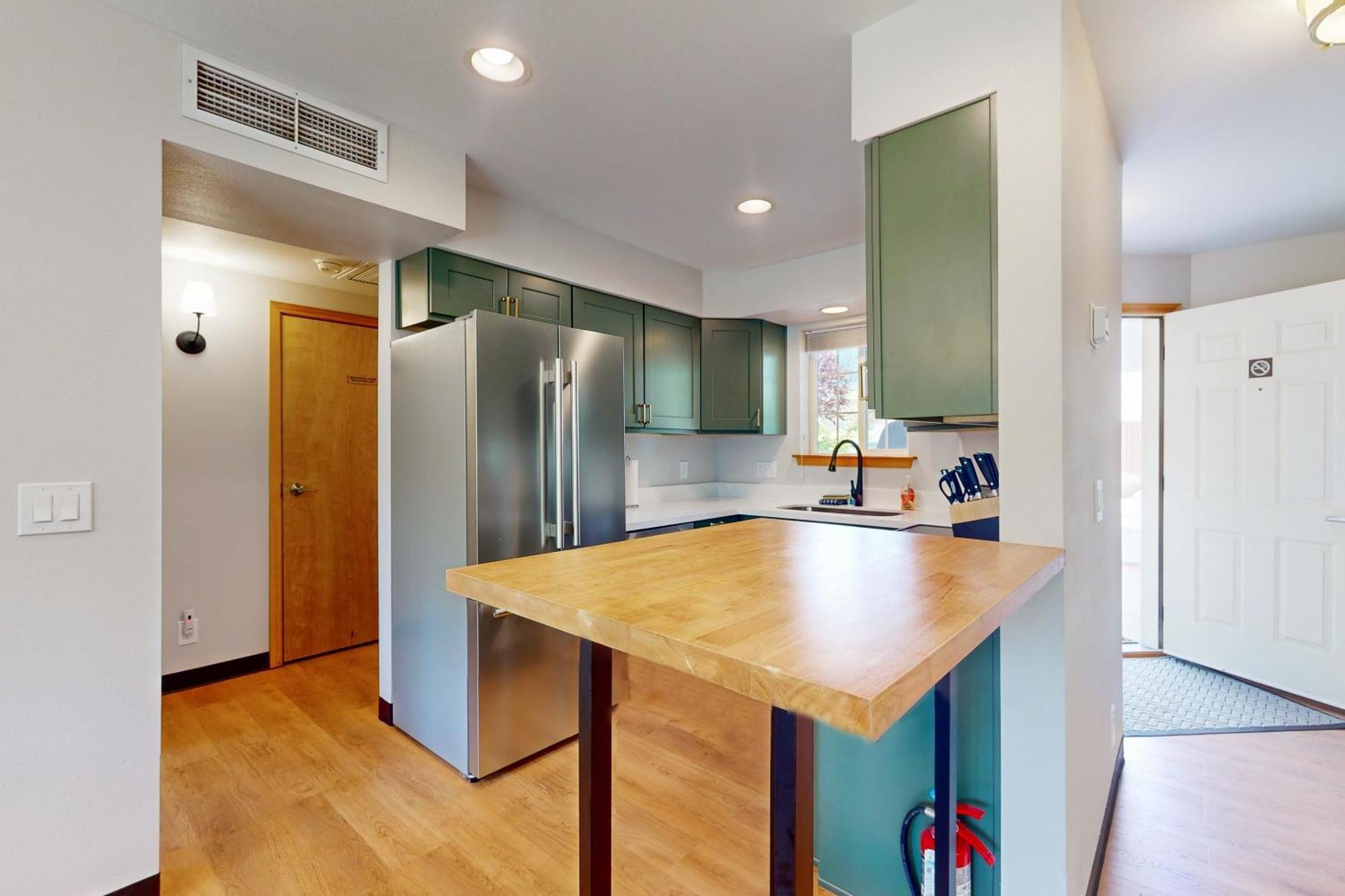 Apartment Aspen 505 & 506: Downtown Duo Leavenworth