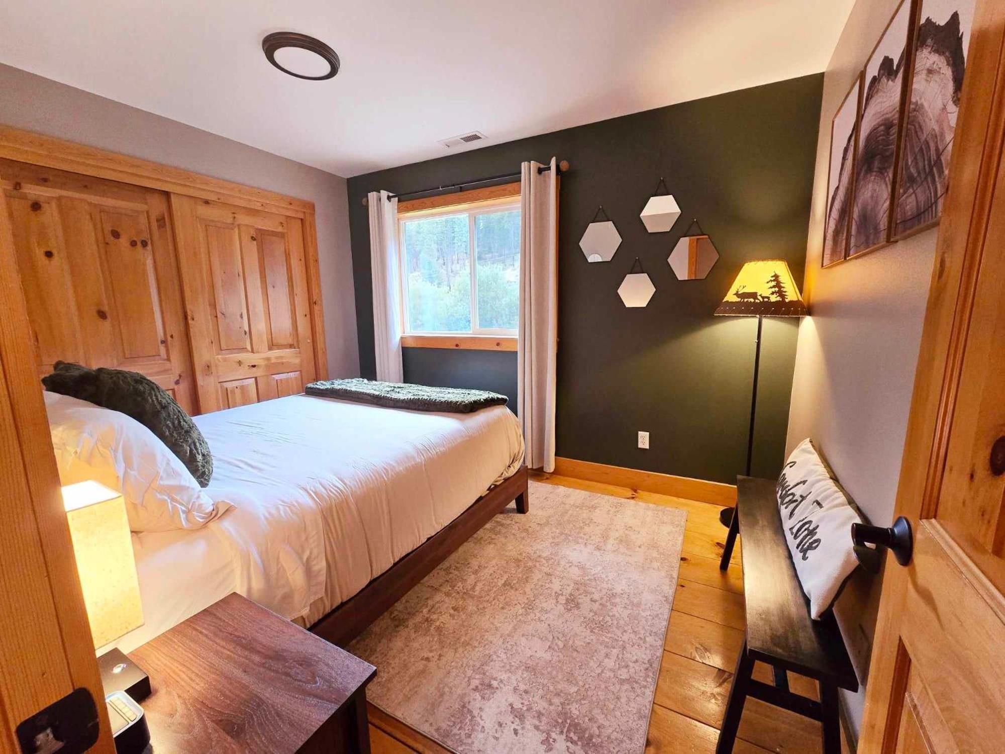 Wander Inn, 4 Bedroom 2 Bath, 5 Min To Downtown, Custom Holiday home Leavenworth
