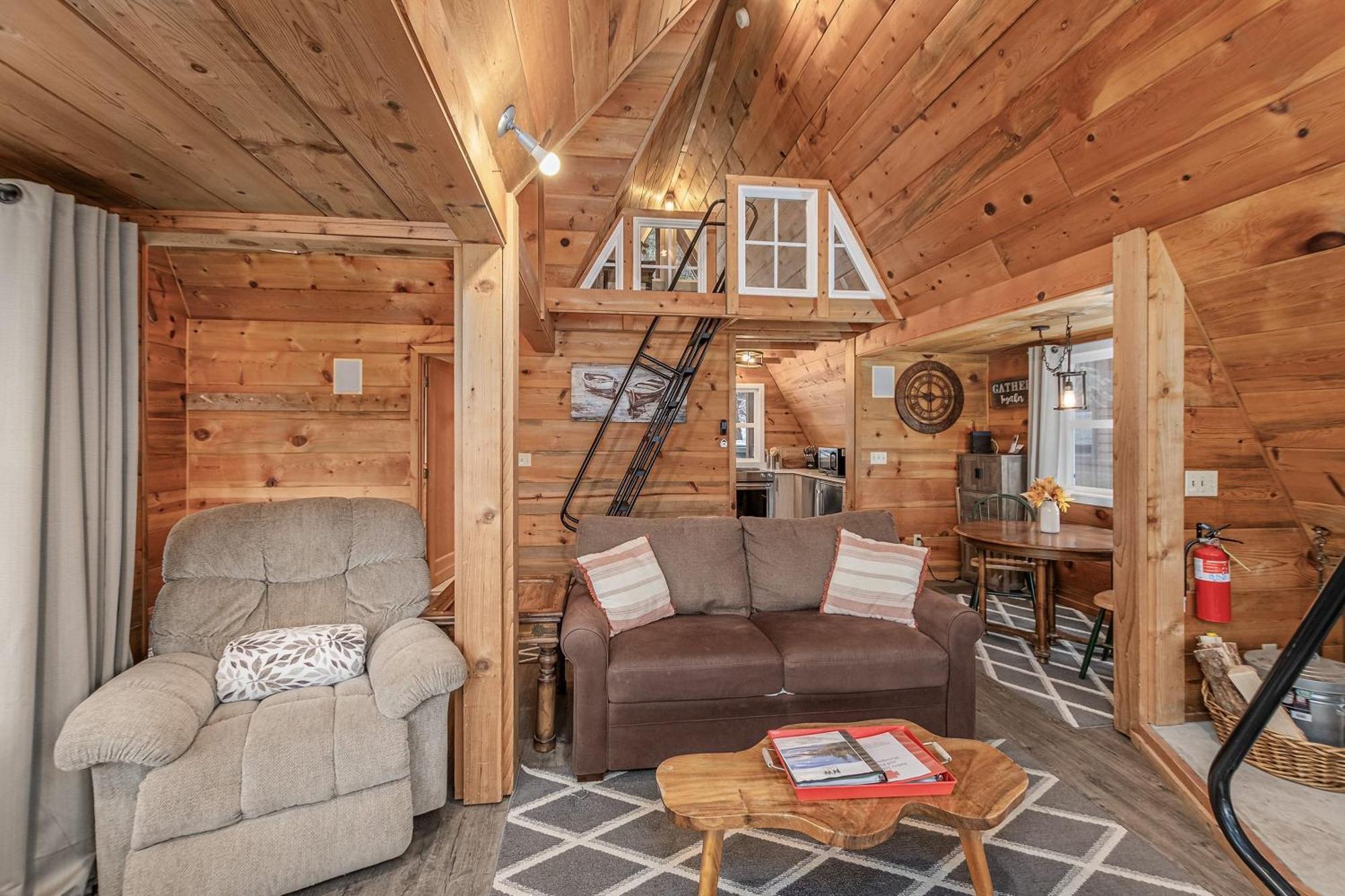 Doc Roy's Legacy On Fish By Nw Comfy Holiday home