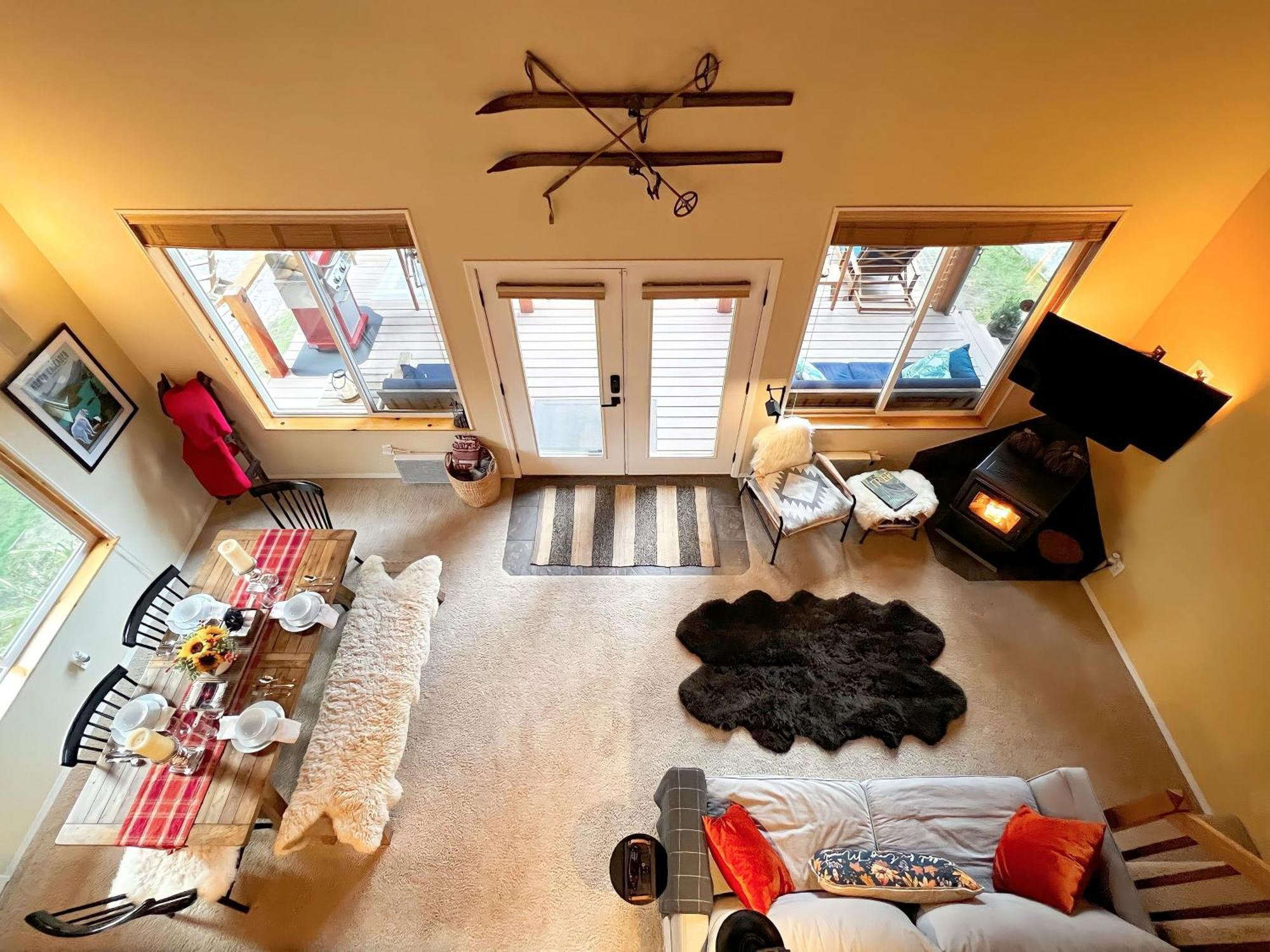 Chalet Riverfront Near Skiing, Lakes, Mtns & Leavenworth