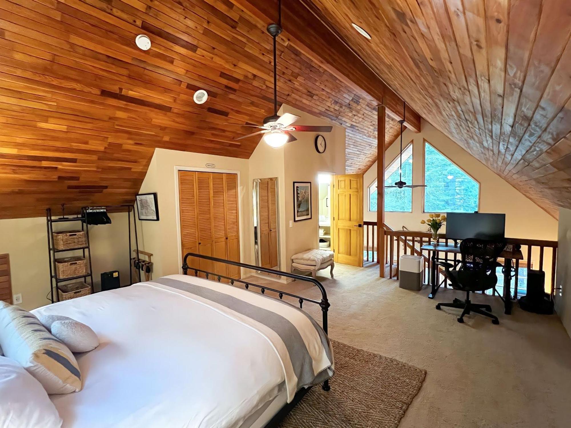 Riverfront Near Skiing, Lakes, Mtns & Chalet *