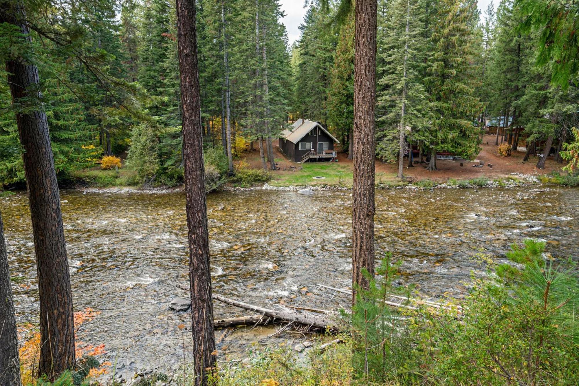 Chalet Riverfront Near Skiing, Lakes, Mtns & Leavenworth