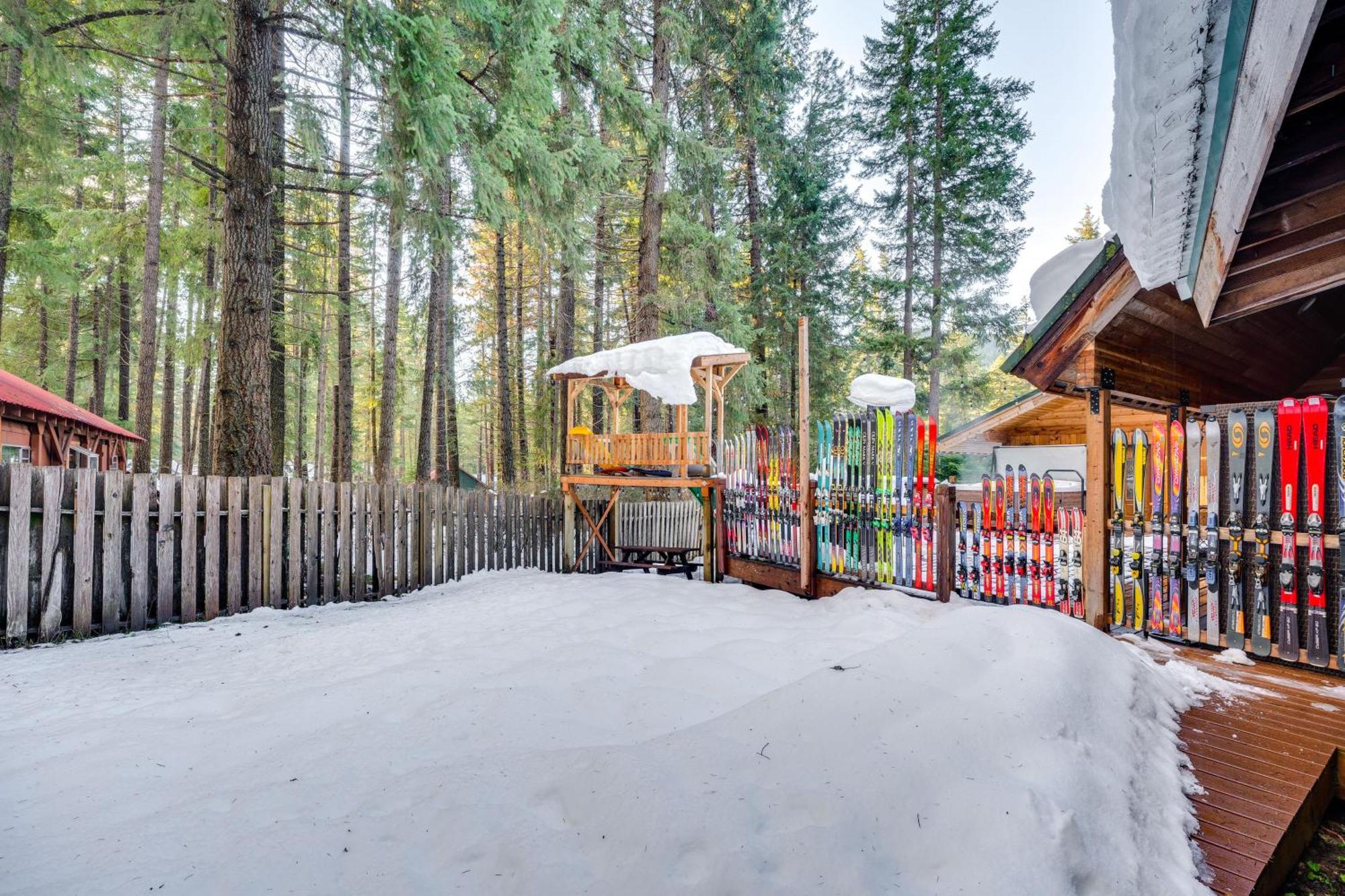 With Deck, Hot Tub And Game Room! Holiday home Leavenworth