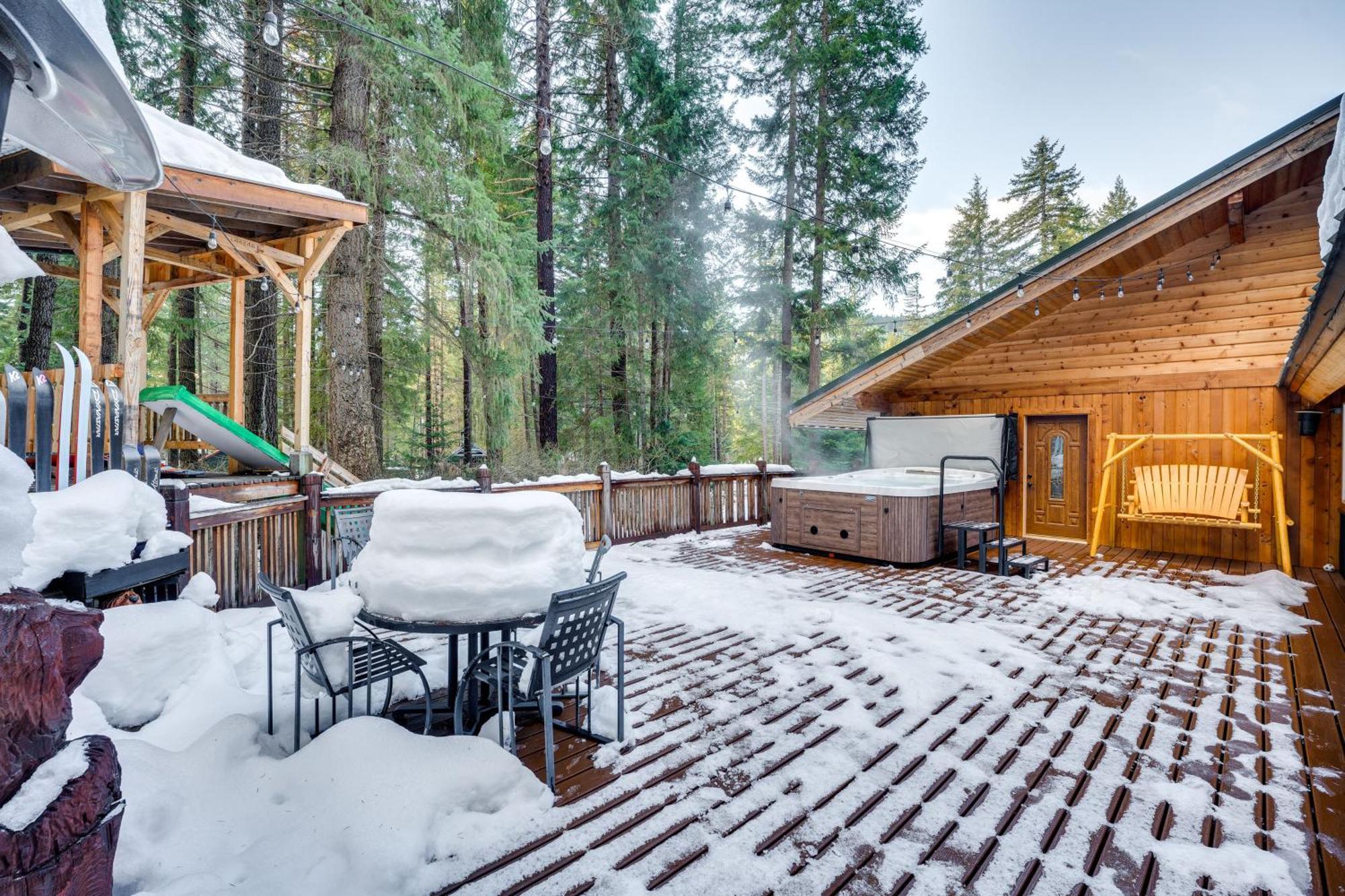 With Deck, Hot Tub And Game Room! Holiday home *