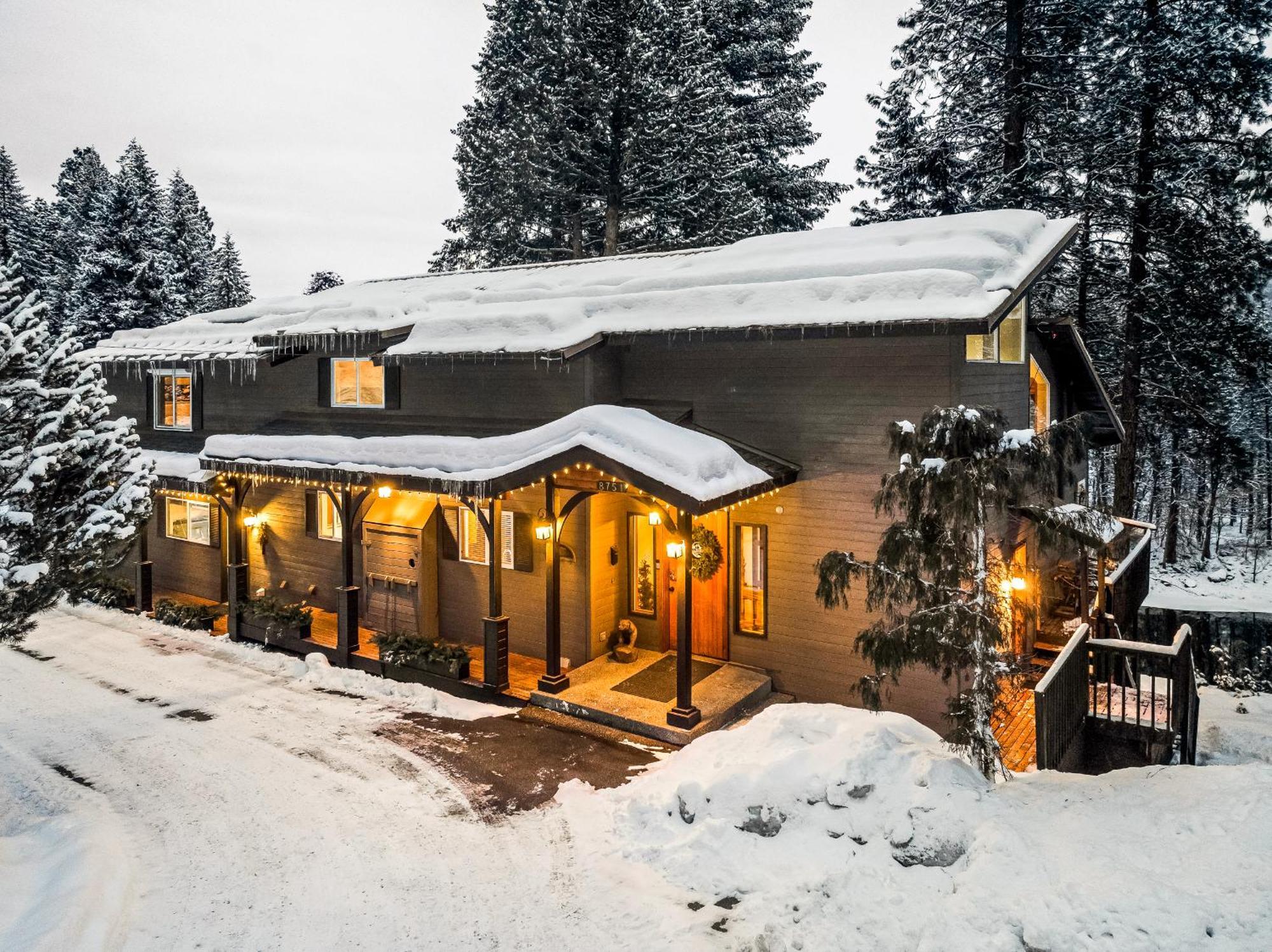 Seasons River Inn *
