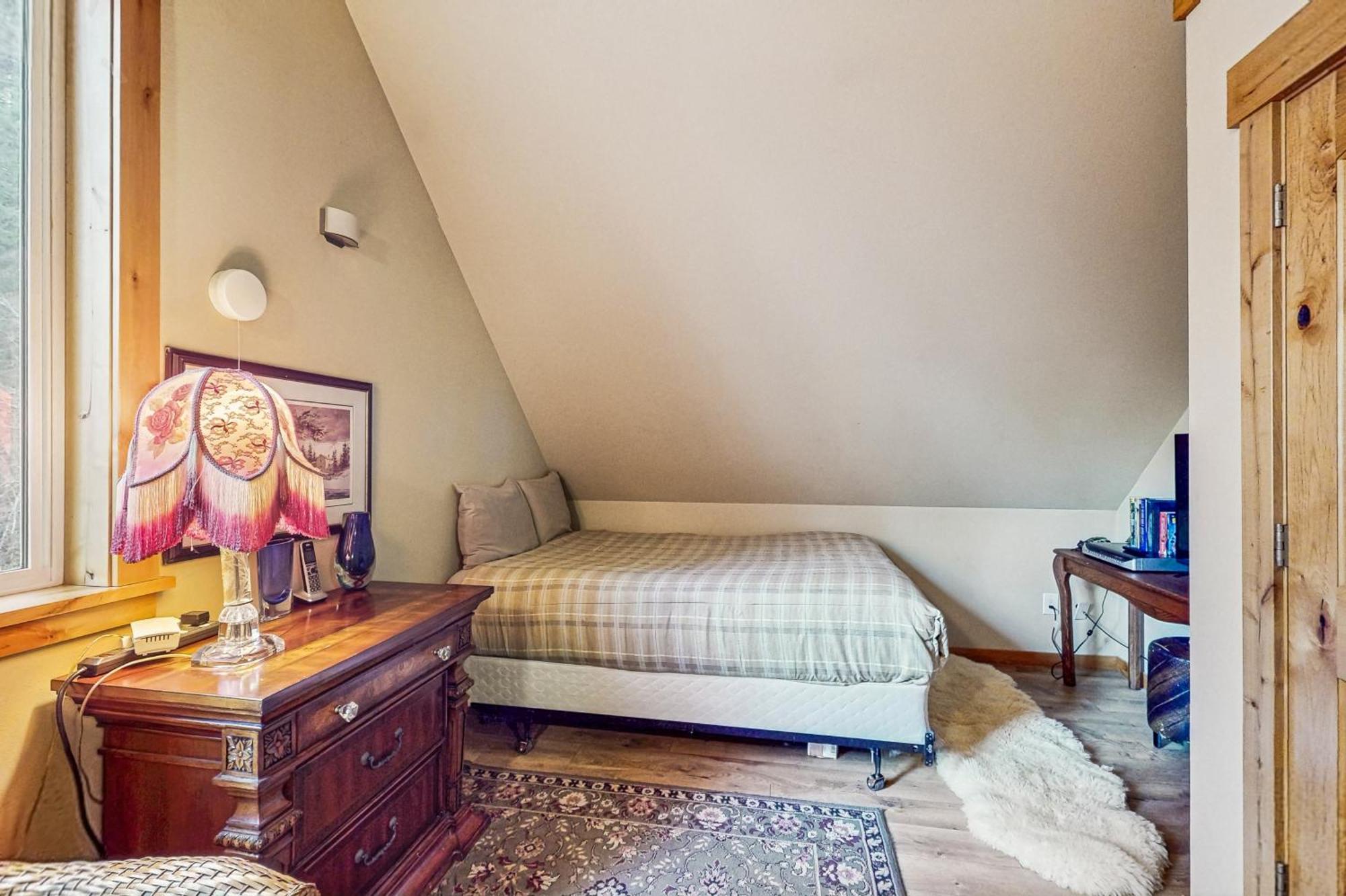 Holiday home Merry Creekside Retreat *