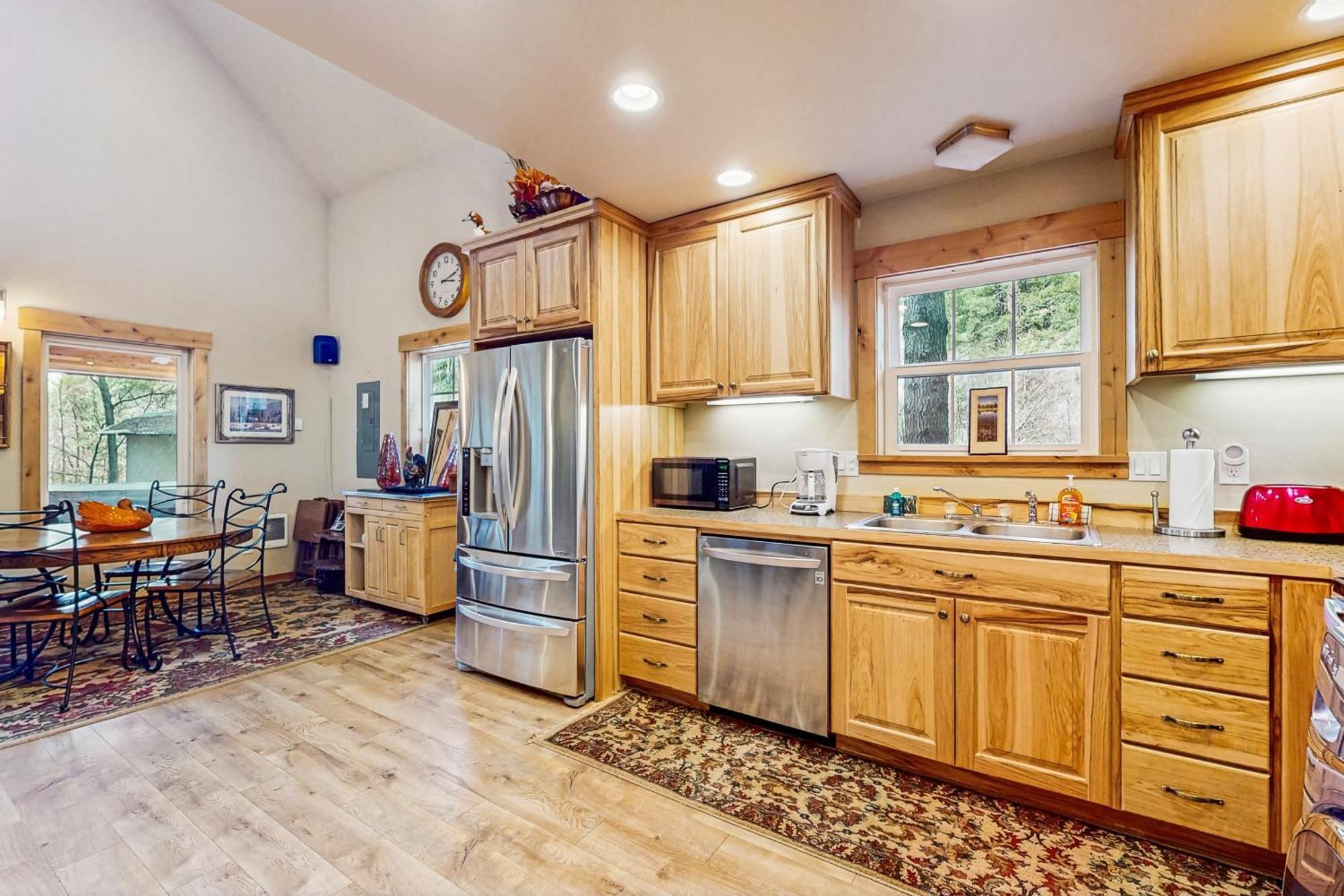 Merry Creekside Retreat *