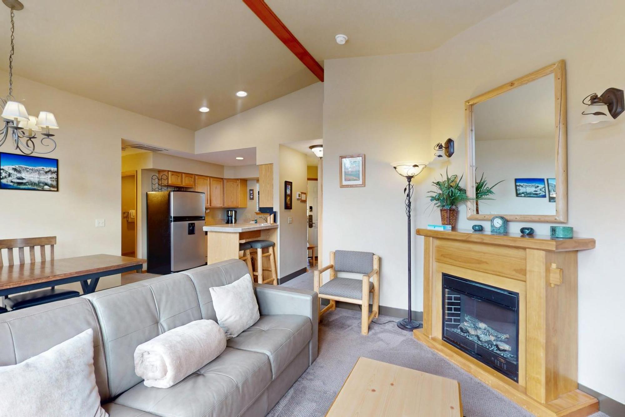 Icicle Village 508: Alpine Aurora Holiday home