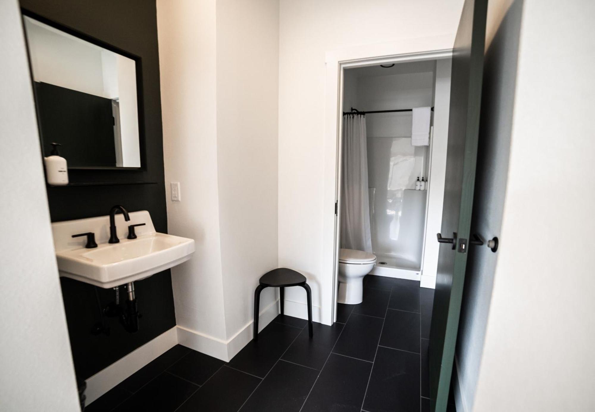 Loge 3*