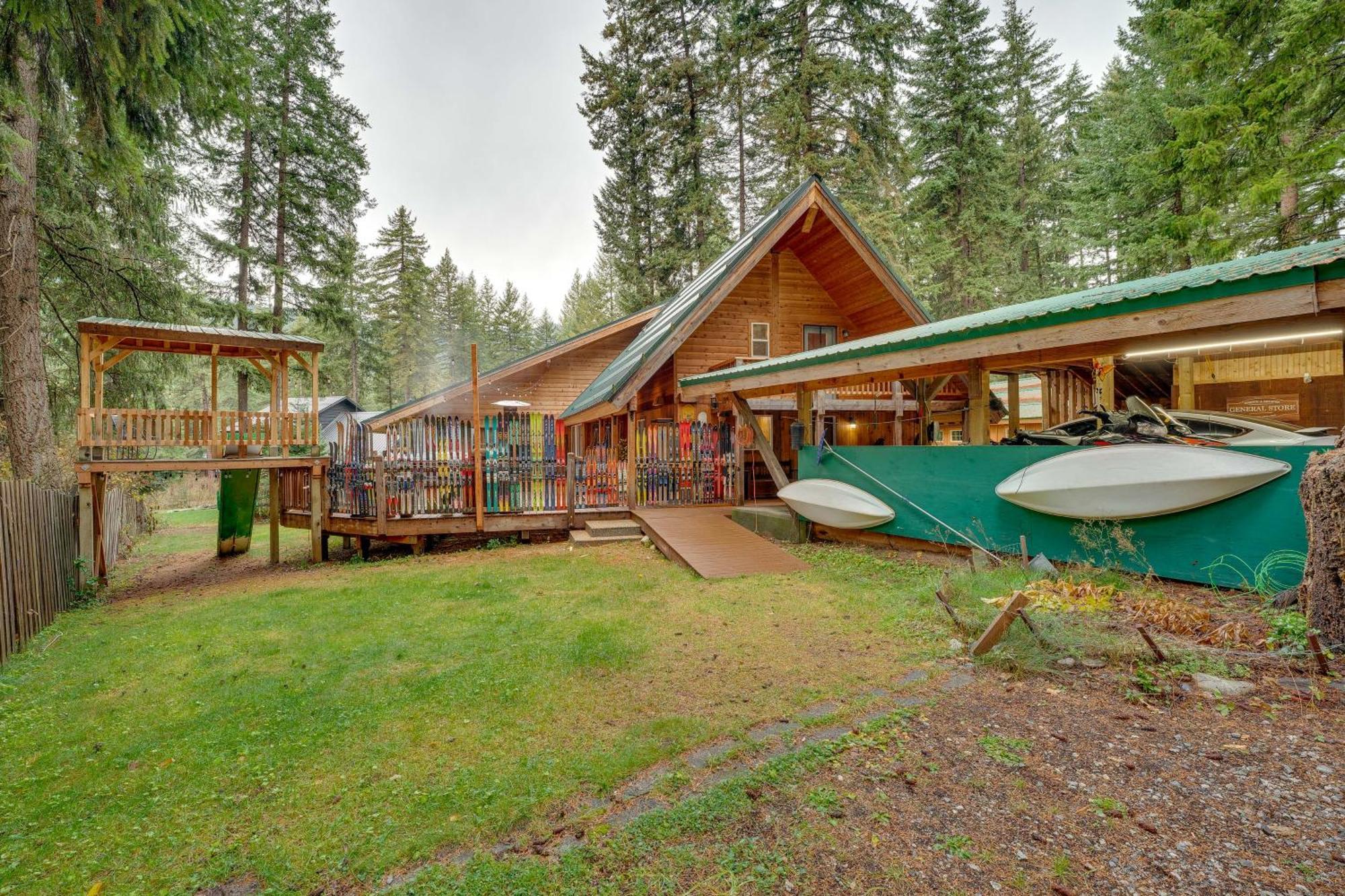 With Deck, Hot Tub And Game Room! Holiday home
