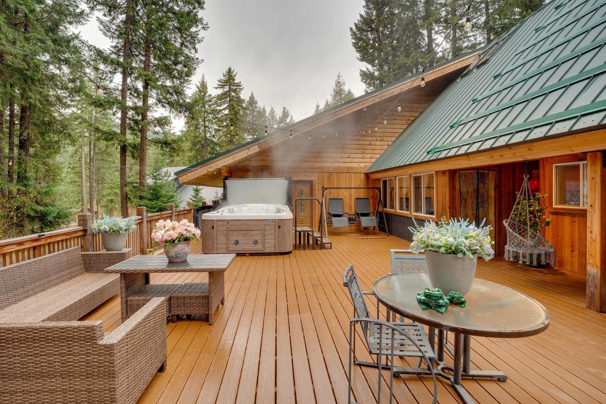 Holiday home With Deck, Hot Tub And Game Room! *