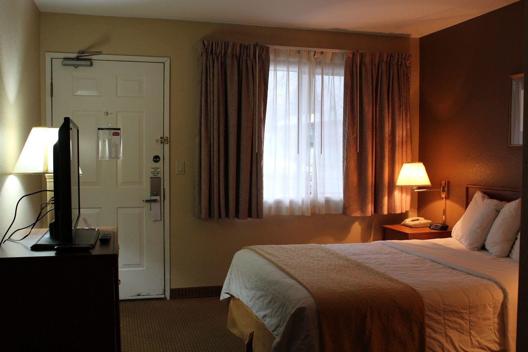 Inn Fairbridge &