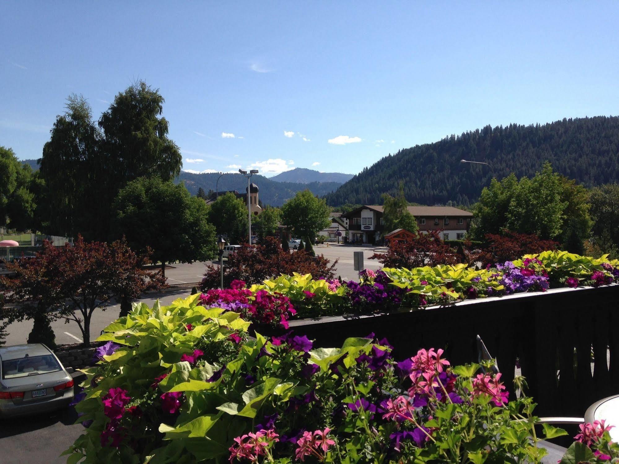 Linderhof Hotel Leavenworth