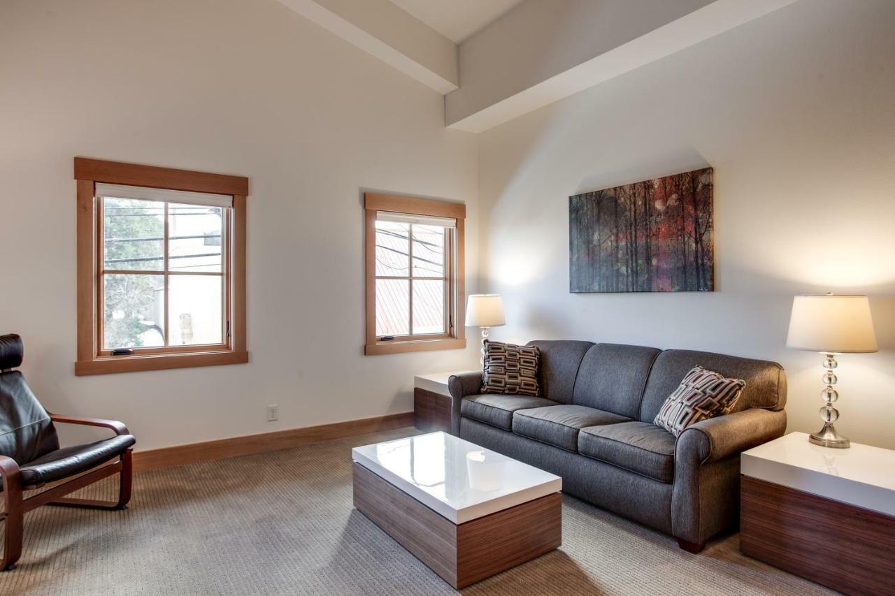 Front Street Suites