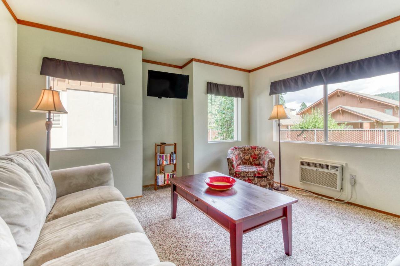 Apartment 3 Bed 2 Bath In