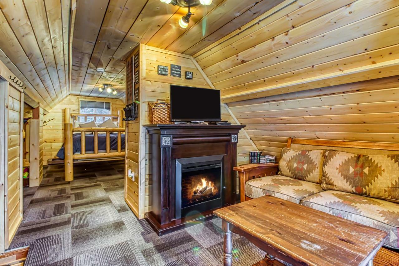 Whispering Pines Holiday home