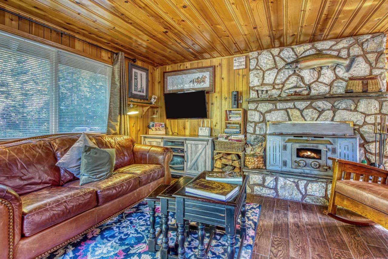 Whispering Pines Holiday home *