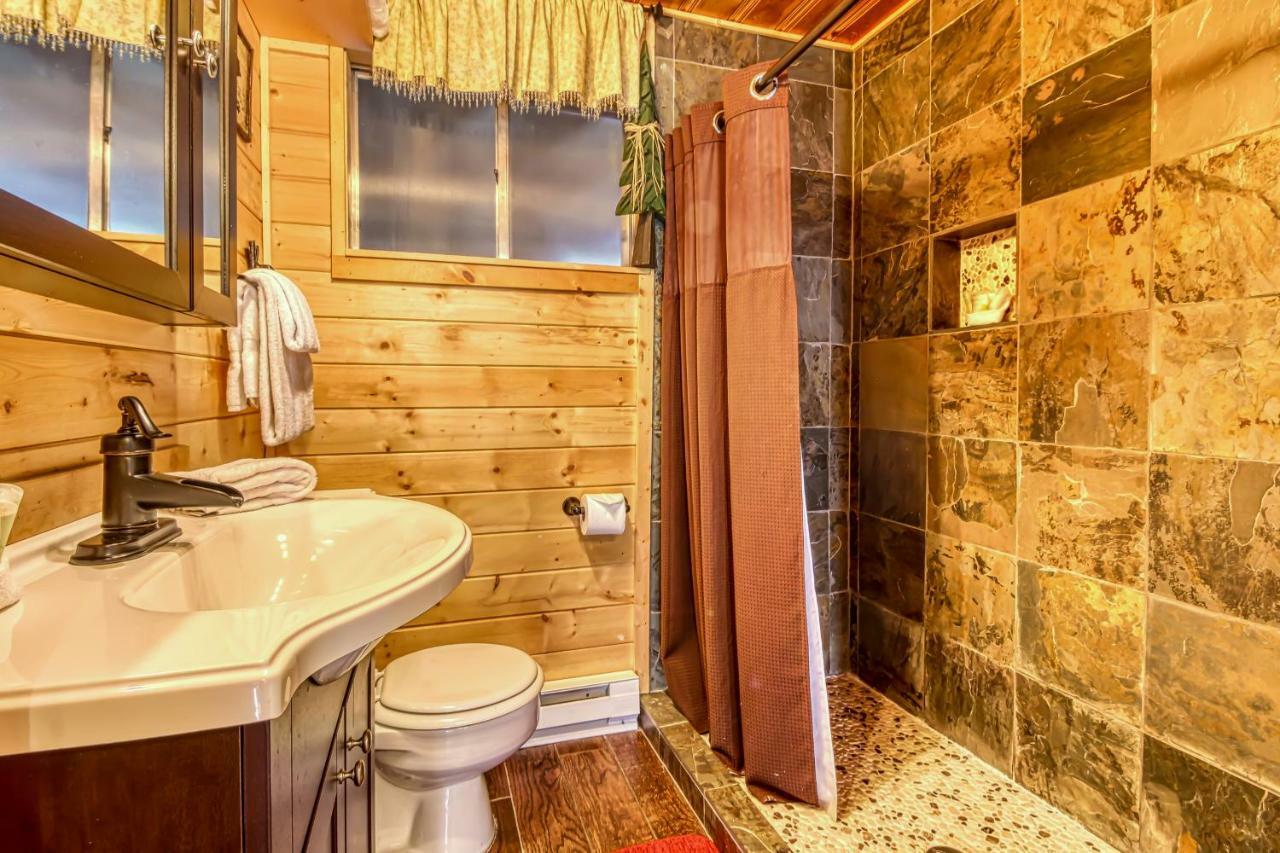 Whispering Pines Holiday home *