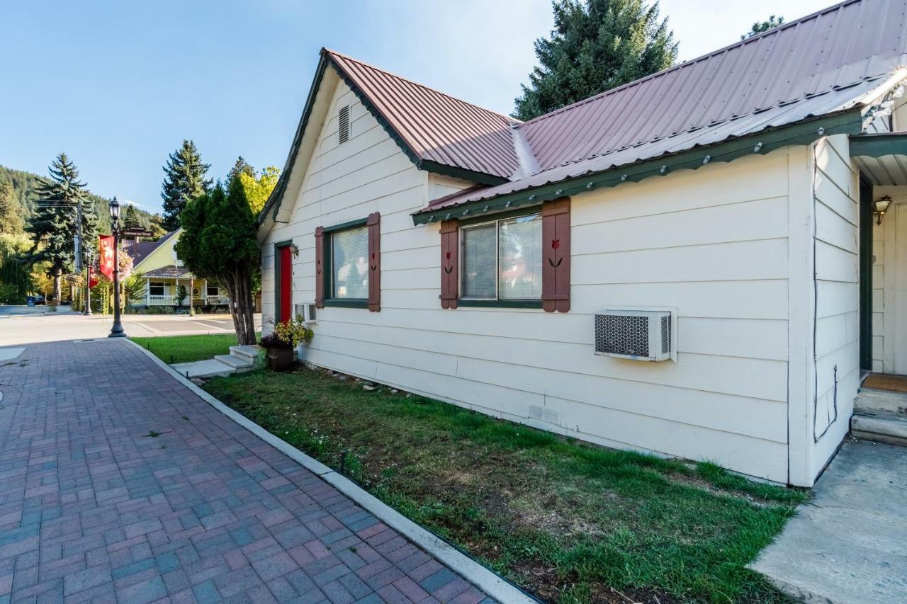 Bavarian Bungalow Getaway Leavenworth