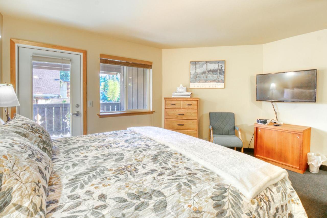Icicle Village 508: Alpine Aurora Holiday home