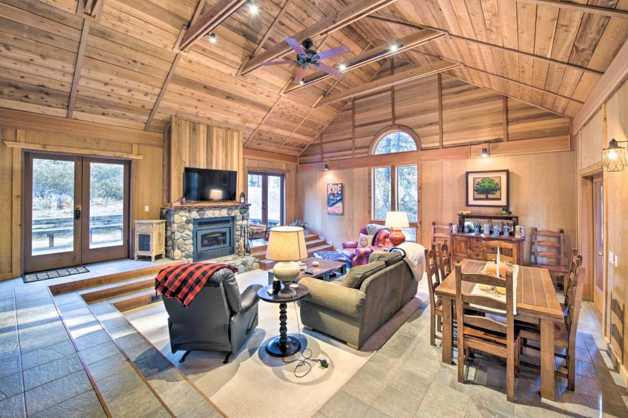 Cabin With Hot Tub 14 Miles To Leavenworth! *