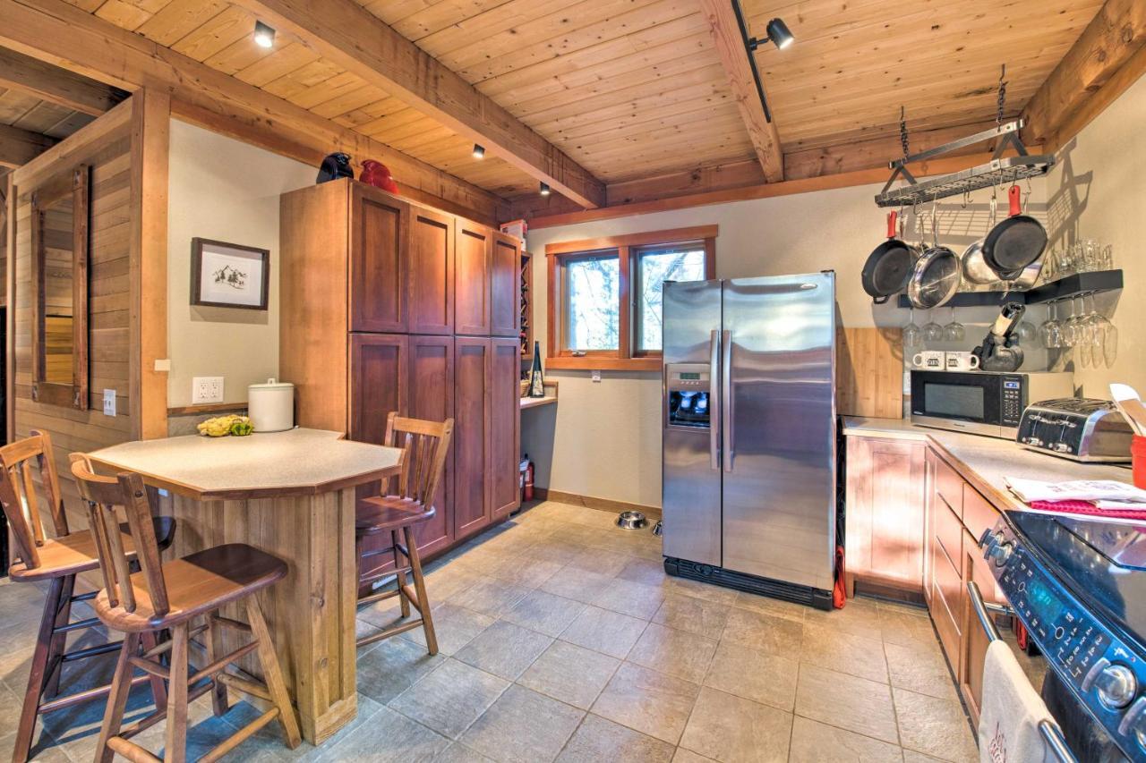 Holiday home Cabin With Hot Tub 14 Miles To Leavenworth! *