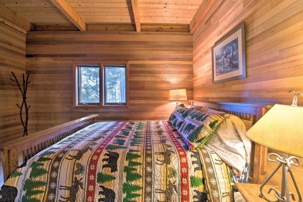 Cabin With Hot Tub 14 Miles To Leavenworth!