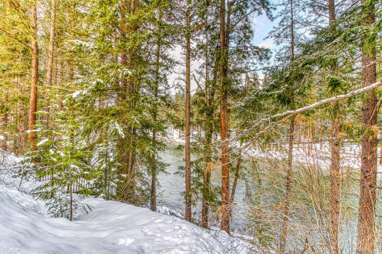 River Song * Leavenworth