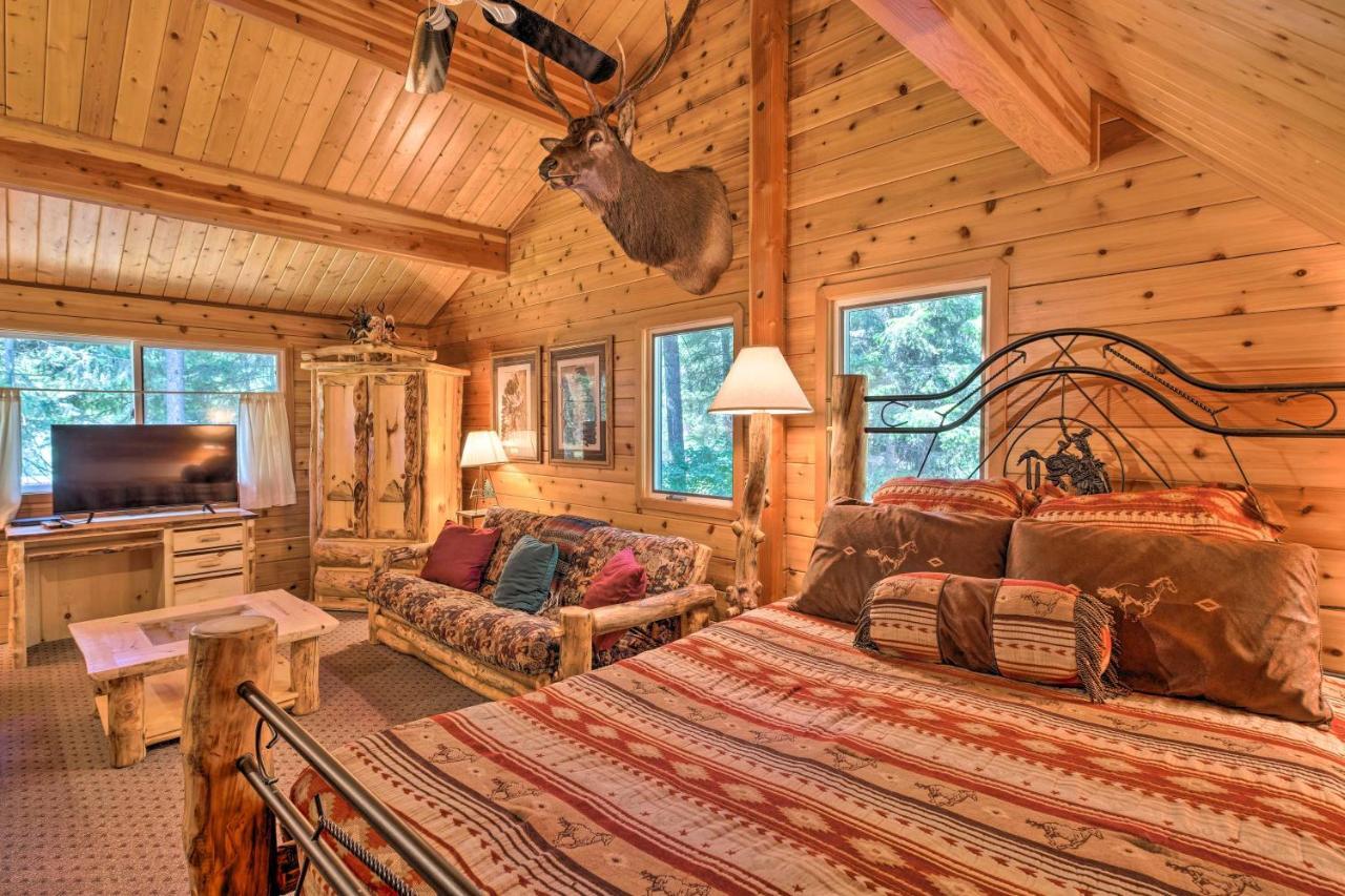 Secluded Cabin On Chiwawa River! Holiday home