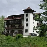 The Blackbird Lodge