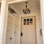 Mrs. Anderson\'S Lodging