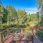 Serene Waterfront Cabin With Sauna & Beach Access