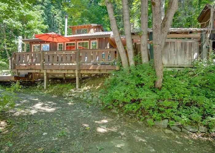 Leavenworth Cabin With Private Hot Tub!