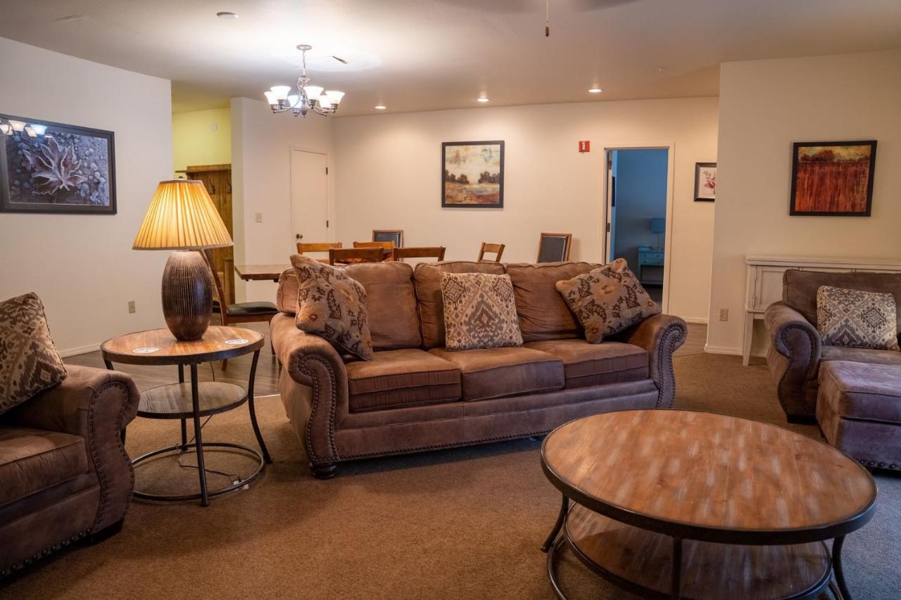 Inn Blue Elk