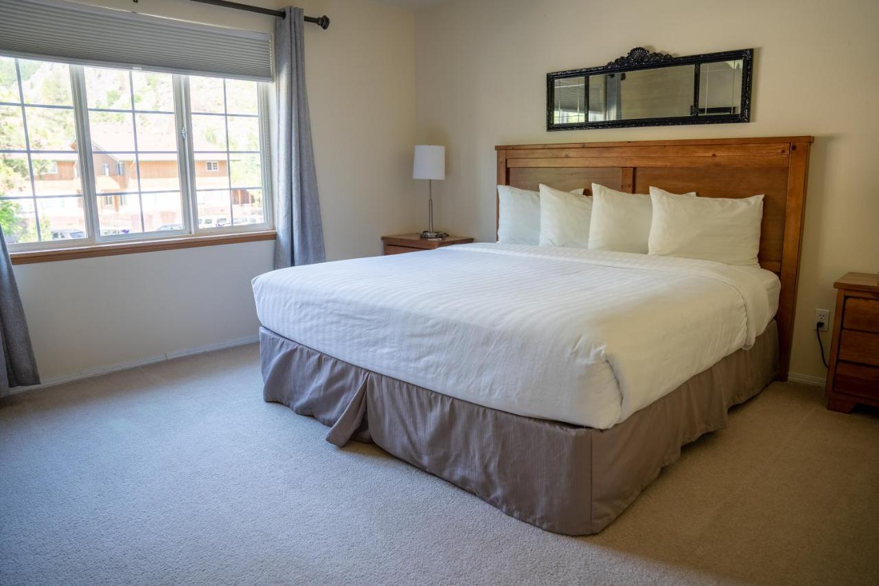 Blue Elk Inn