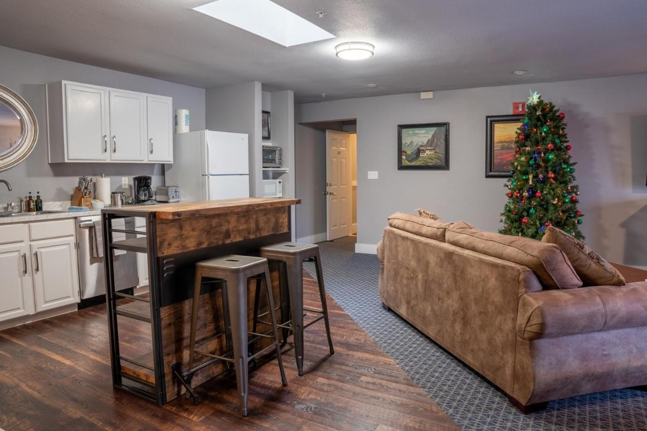 Blue Elk Inn
