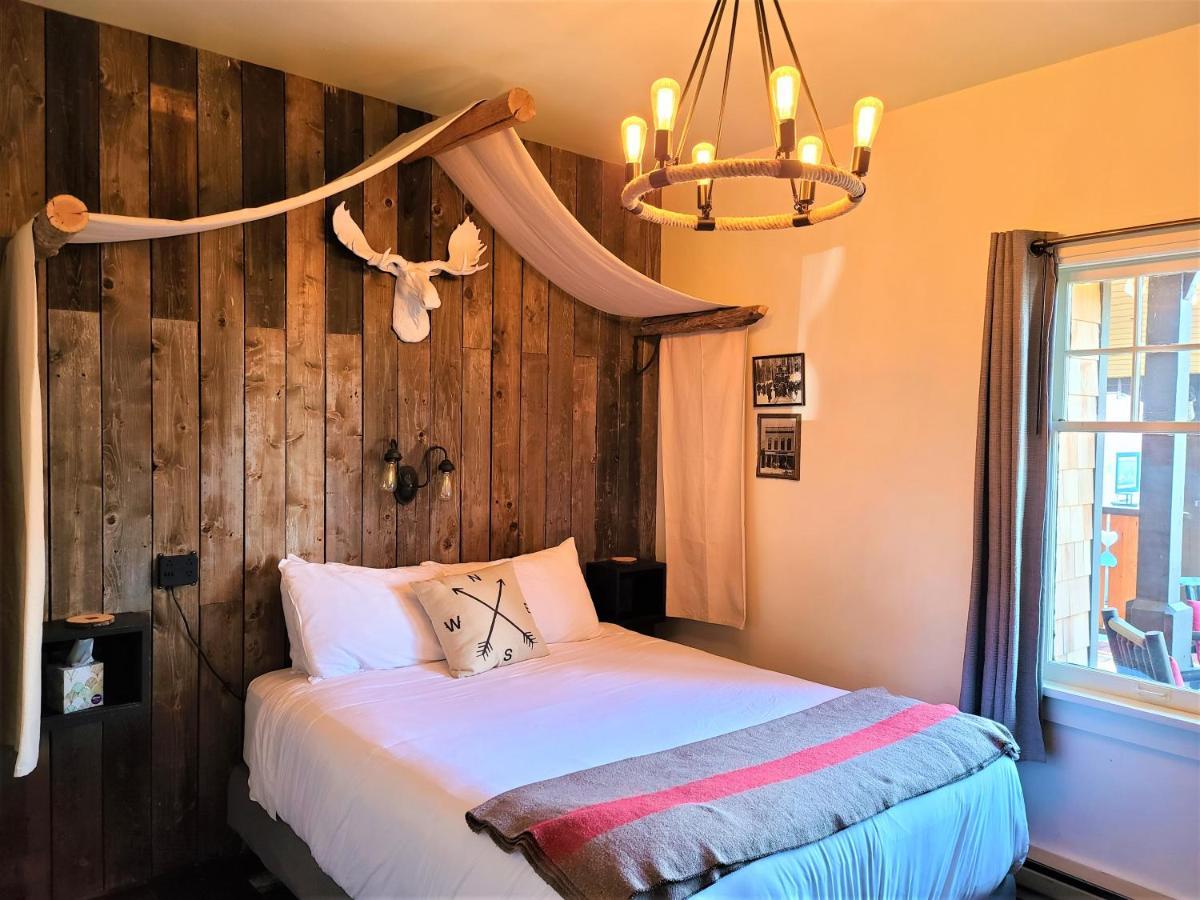 Mrs. Anderson's Hotel 2*