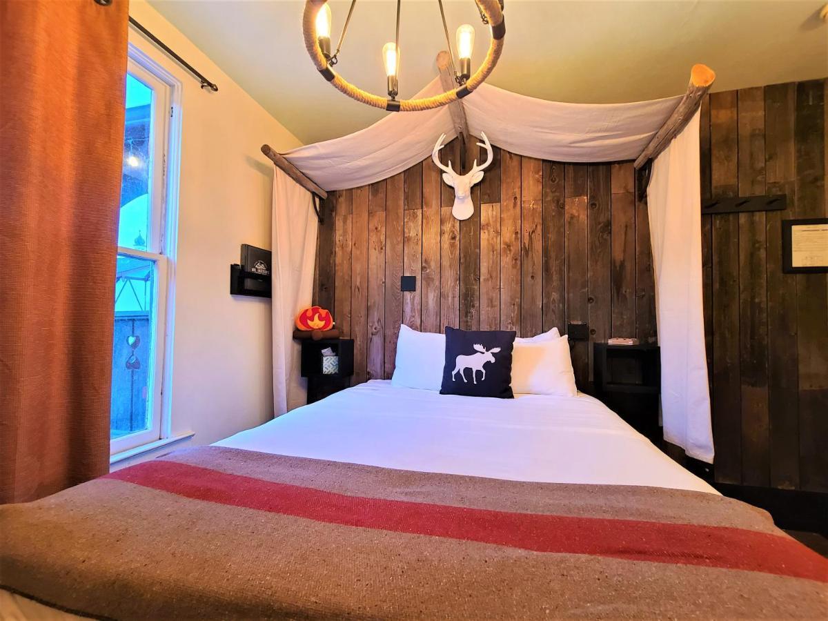 Mrs. Anderson's Hotel Leavenworth