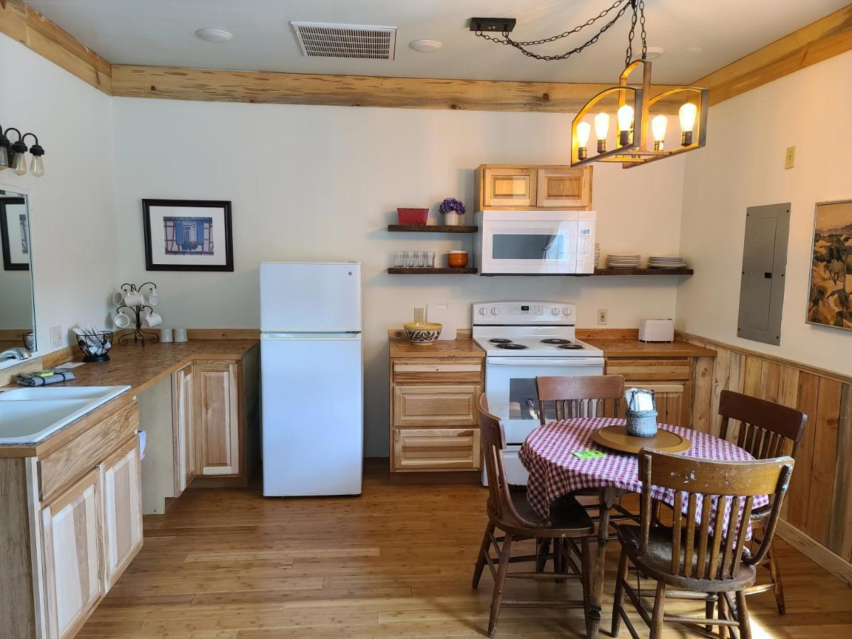 Mrs. Anderson's Hotel Leavenworth