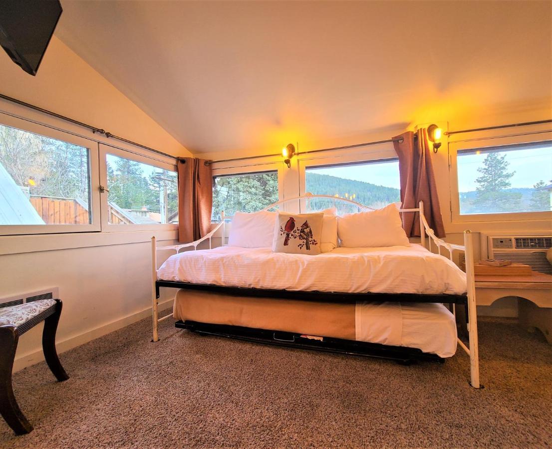 Mrs. Anderson's Hotel Leavenworth